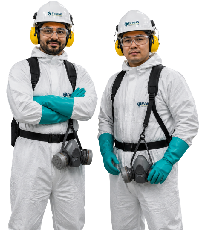 Ingenieros EVMING con EPP para manejo de químicos